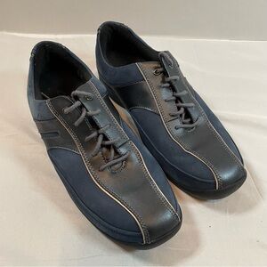 Clark’s Blue Suede Leather Lace Walking Shoes